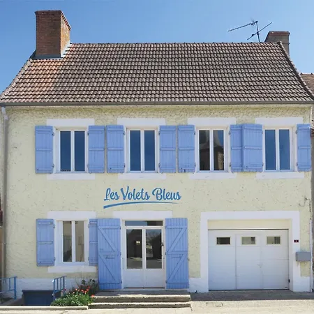 Holiday home Les Volets Bleus *